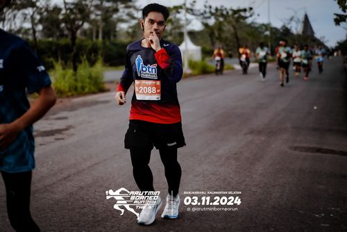 Race photo from Arutmin Borneo Run 2024