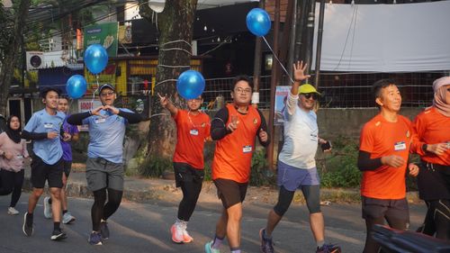 Race photo from Happy One Decade Unpad Runner