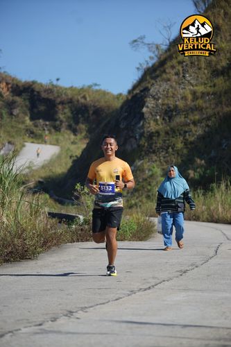 Race photo from Kelud Vertical Challenge 2024