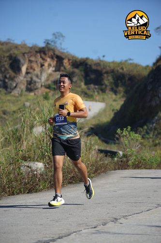 Race photo from Kelud Vertical Challenge 2024