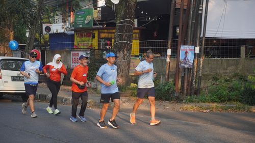 Race photo from Happy One Decade Unpad Runner