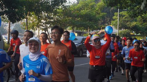 Race photo from Happy One Decade Unpad Runner