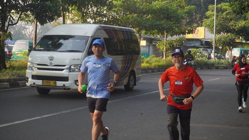 Race photo from Happy One Decade Unpad Runner