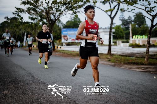 Race photo from Arutmin Borneo Run 2024