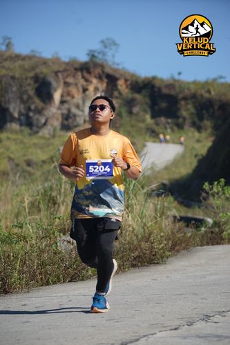 Race photo from Kelud Vertical Challenge 2024