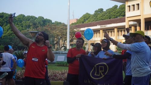Race photo from Happy One Decade Unpad Runner