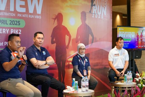 Race photo from PIK NITE RUN VIBES
