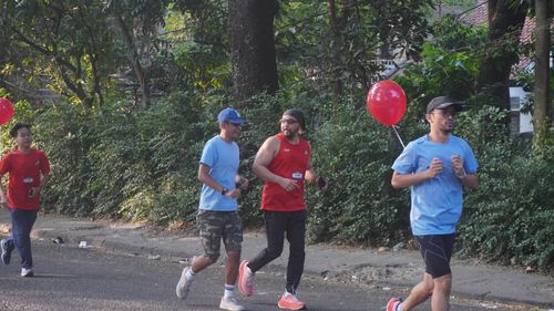Race photo from Happy One Decade Unpad Runner