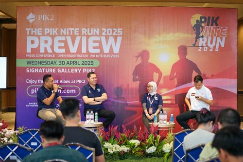 Race photo from PIK NITE RUN VIBES