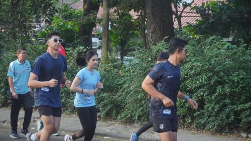 Race photo from Happy One Decade Unpad Runner