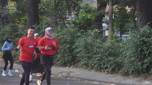 Race photo from Happy One Decade Unpad Runner