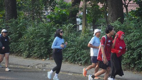 Race photo from Happy One Decade Unpad Runner