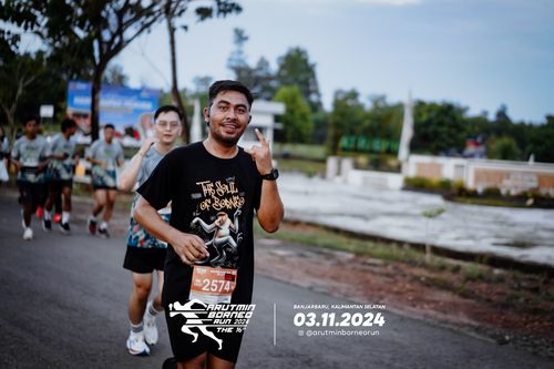 Race photo from Arutmin Borneo Run 2024