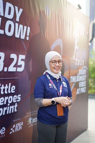 Race photo from PIK NITE RUN VIBES