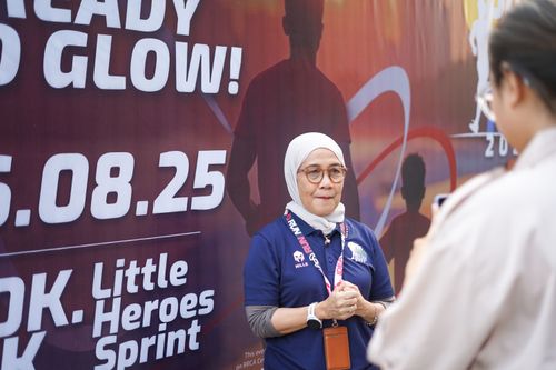 Race photo from PIK NITE RUN VIBES