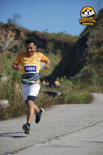 Race photo from Kelud Vertical Challenge 2024