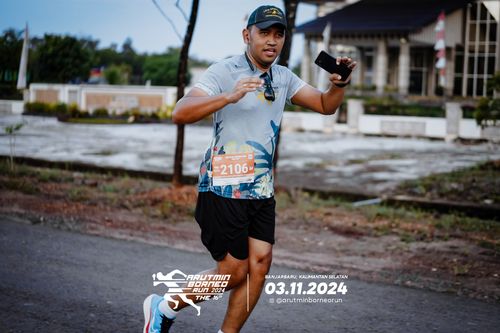 Race photo from Arutmin Borneo Run 2024