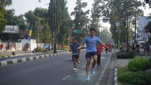 Race photo from Happy One Decade Unpad Runner