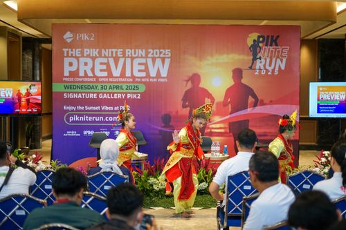 Race photo from PIK NITE RUN VIBES