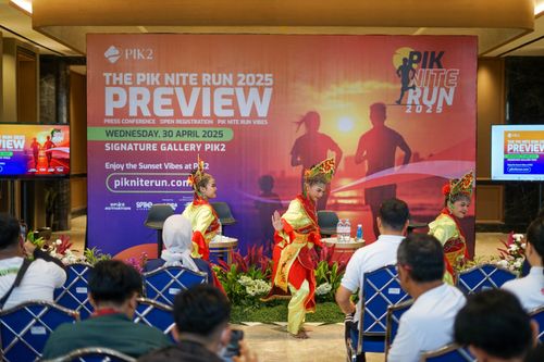 Race photo from PIK NITE RUN VIBES