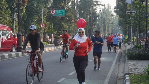 Race photo from Happy One Decade Unpad Runner