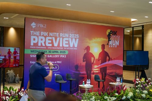 Race photo from PIK NITE RUN VIBES