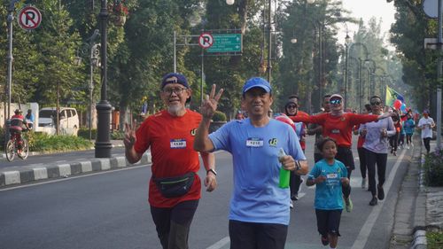 Race photo from Happy One Decade Unpad Runner