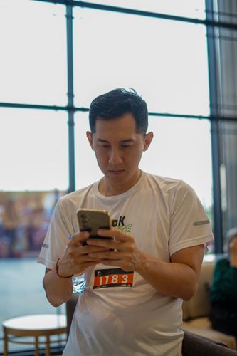 Race photo from PIK NITE RUN VIBES