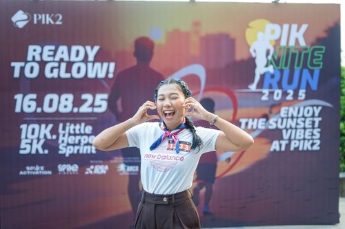 Race photo from PIK NITE RUN VIBES