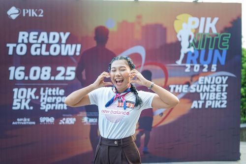 Race photo from PIK NITE RUN VIBES