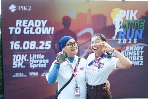 Race photo from PIK NITE RUN VIBES