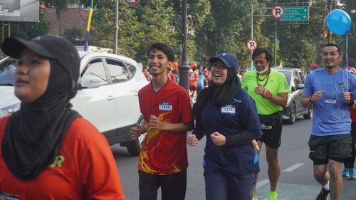 Race photo from Happy One Decade Unpad Runner