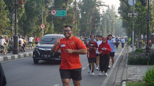 Race photo from Happy One Decade Unpad Runner