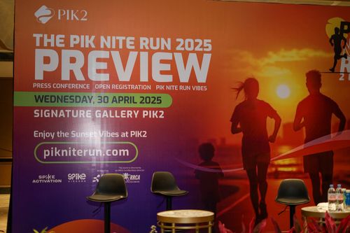 Race photo from PIK NITE RUN VIBES