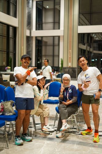 Race photo from PIK NITE RUN VIBES