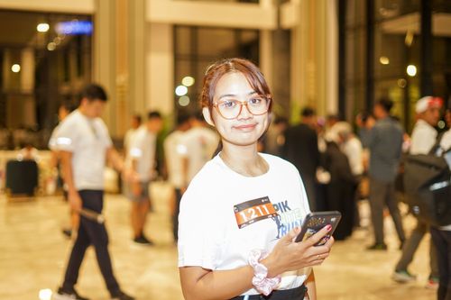 Race photo from PIK NITE RUN VIBES