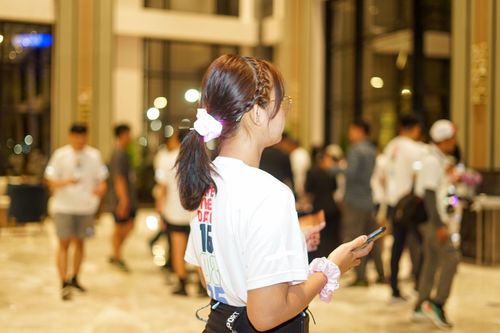 Race photo from PIK NITE RUN VIBES