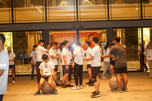Race photo from PIK NITE RUN VIBES