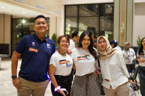 Race photo from PIK NITE RUN VIBES