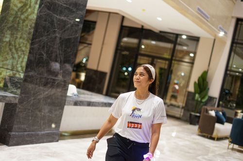 Race photo from PIK NITE RUN VIBES