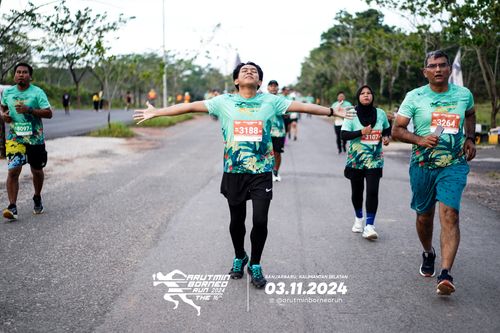 Race photo from Arutmin Borneo Run 2024