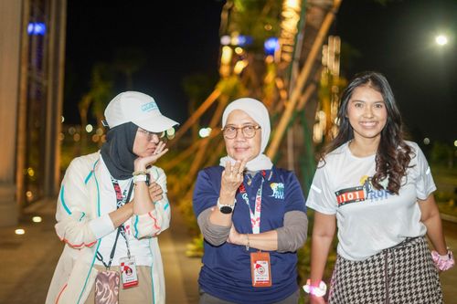 Race photo from PIK NITE RUN VIBES