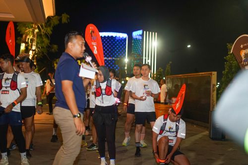 Race photo from PIK NITE RUN VIBES