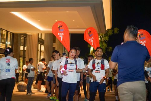 Race photo from PIK NITE RUN VIBES