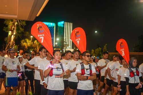 Race photo from PIK NITE RUN VIBES