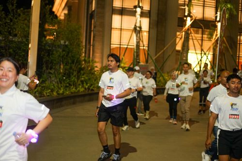 Race photo from PIK NITE RUN VIBES
