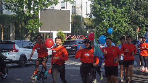 Race photo from Happy One Decade Unpad Runner