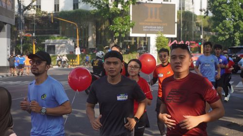 Race photo from Happy One Decade Unpad Runner