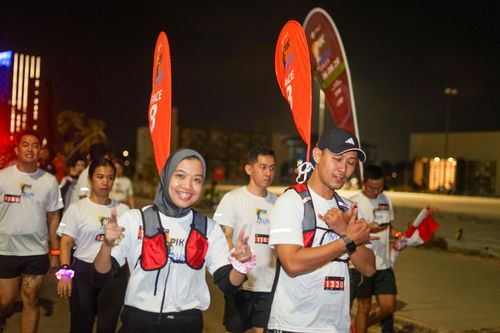 Race photo from PIK NITE RUN VIBES