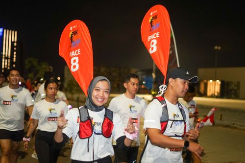 Race photo from PIK NITE RUN VIBES